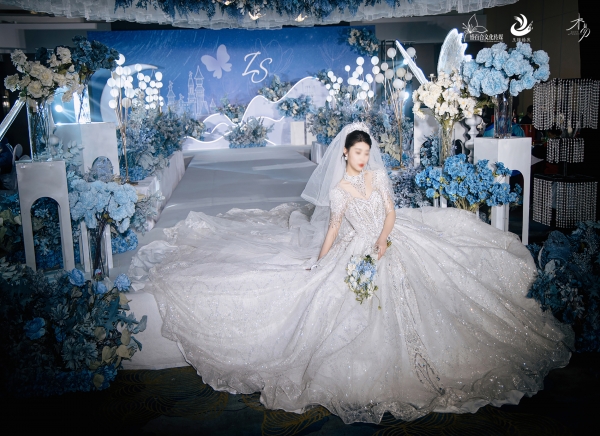 婚禮篇丨藍(lán)色，是深邃的寧?kù)o，是永恒的忠誠(chéng)